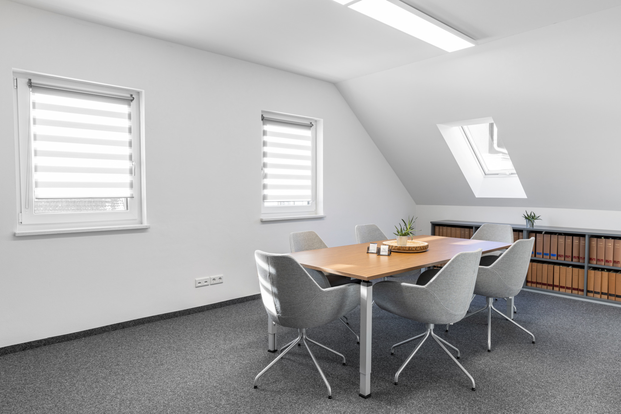 Rechtsanwälte Niedermeier Besprechungsraum Foto